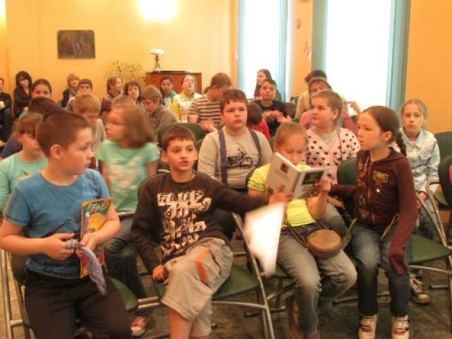 Санкт-Петербург: встреча в библиотеке